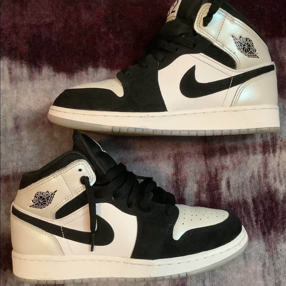 Jordan 1 size 5.5Y